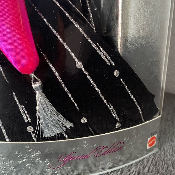 Happy Holidays Barbie 1998- special edition with RARE MISPRINT - Picture 3 of 8